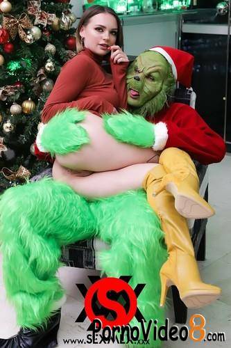 SexMex: Emily Thorne - Fucked By Not The Grinch (SD/480p/347 MB)