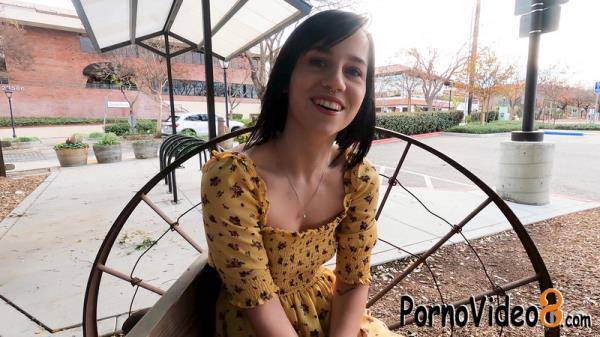 Remi Jones - Remi Jones Had A Daring Personality And A Delicious Pussy (HD/720p/1.05 GB)