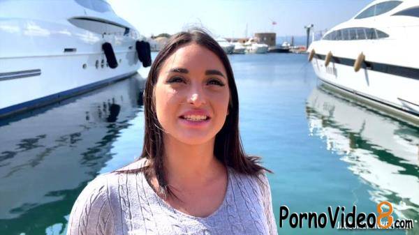 JacquieEtMichelTV, Indecentes-Voisines: Sarah - Sarah, 21, Hostess On A Yacht In Saint-Tropez! (FullHD/1080p/968 MB)