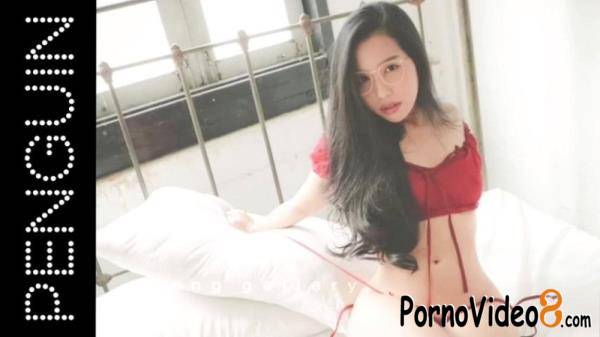 PENGUIN - Thai Nerd Girl Showcases Big Booty in Fuck (FullHD/1080p/779 MB)