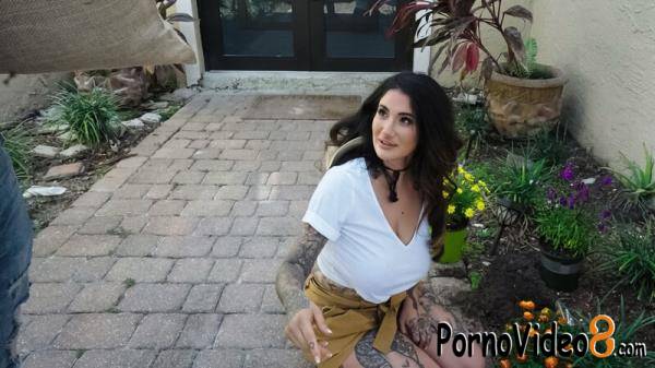 Arabelle Raphael - Hunting The Horny Gardener (SD/480p/402 MB)