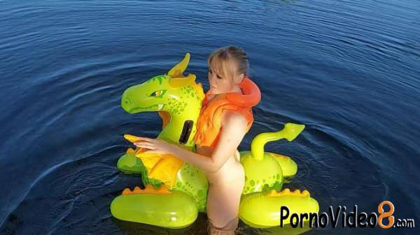 Allaalexinflatable - Alla hotly fucks a rare inflatable dragon on the lake and wears an inflatable vest!!! (FullHD/1080p/1.04 GB)