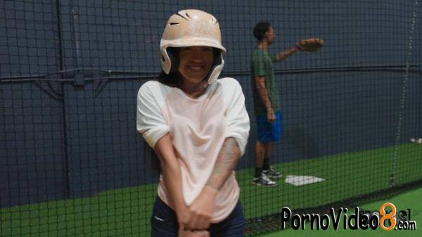 Alice Thunder, GI Joey - Indoor Batting Cages (FullHD/1080p/3.57 GB)